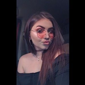 Meet your Posher, Ashley